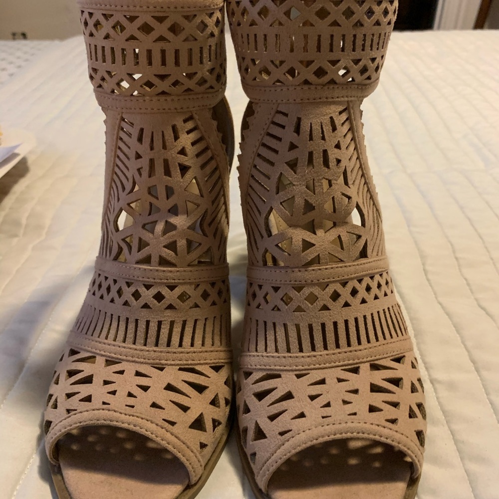 Light pink heels
